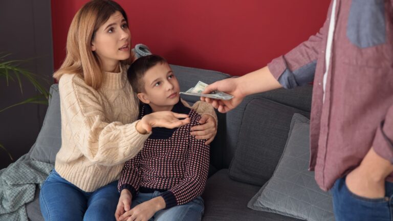 la esposa tiene derecho a pensión del esposo